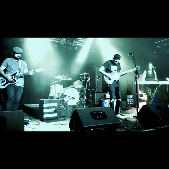 Meet your Posher, Robirt Styles - Picture 2 of 7